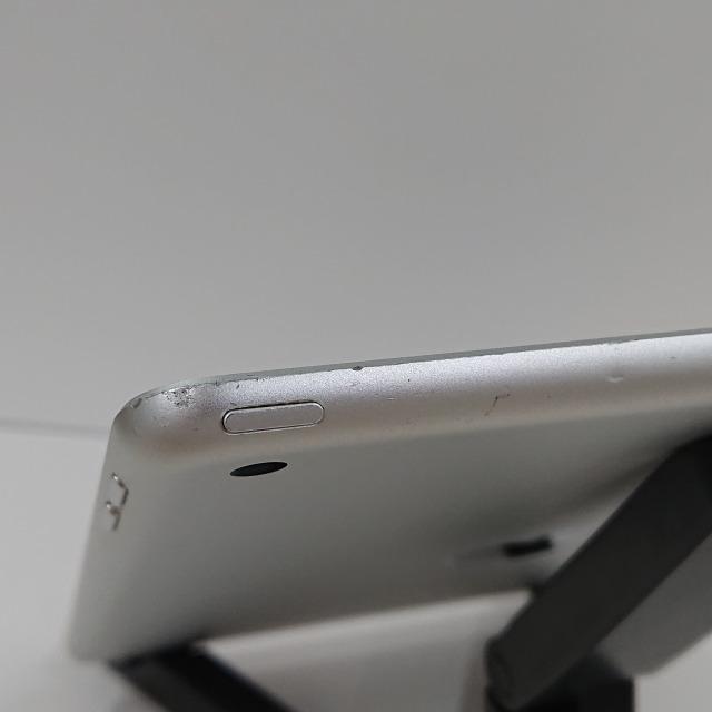 iPad 第6世代 128GB Wi-Fiモデル シルバー 送料無料 即決 本体 iPad 第6世代 128GB Wi-Fiモデル シルバー 送料無料 即決 本体