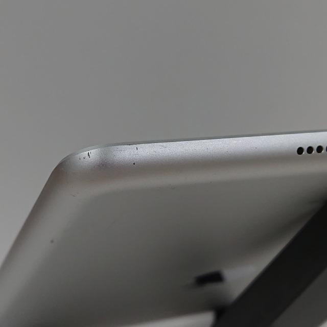 iPad 第6世代 128GB Wi-Fiモデル シルバー 送料無料 即決 本体 c06452