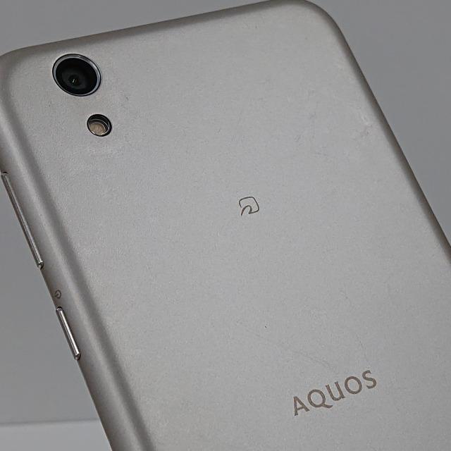 SHARP - AQUOS sence SH-01K シャンパンゴールド デザイン｜AQUOS sense SH-01K｜製品ラインアップ｜AQUOS：シャープ