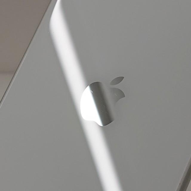 iPhoneSE 第2世代 128GB SIMフリー ホワイト 送料無料 即決 本体
