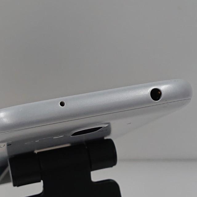 らくらくスマートフォン F-52B ドコモ ホワイト 送料無料 即決 本体