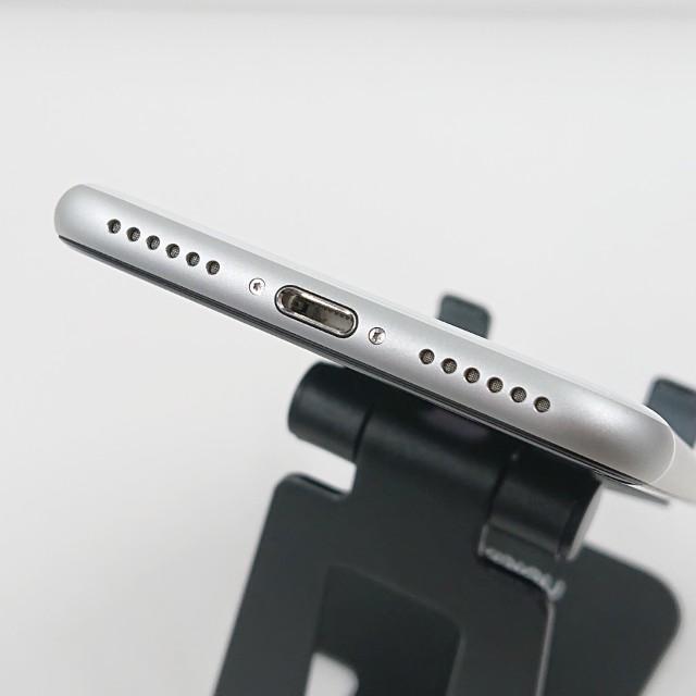 iPhoneSE 第2世代 64GB ドコモ ホワイト 送料無料 即決 本体 c12115