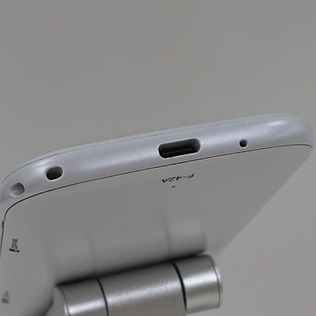 らくらくスマートフォン F-42A ドコモ ホワイト 送料無料 即決 本体