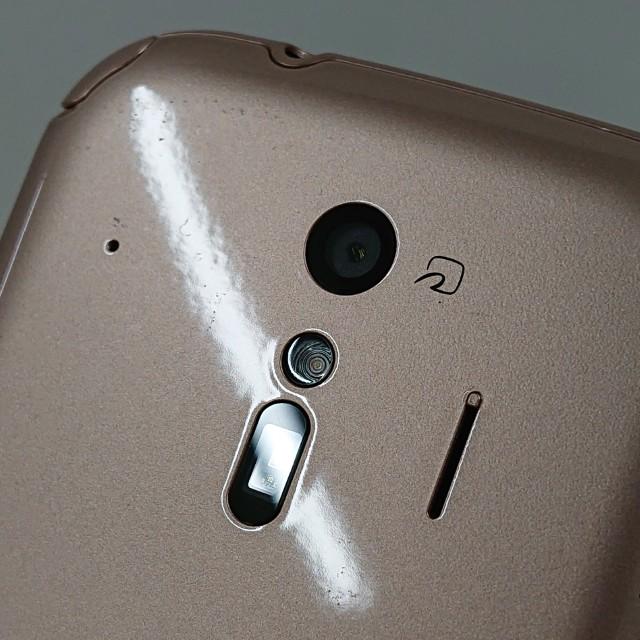 らくらくスマートフォン me F-01L ドコモ ゴールド 送料無料 即決 本体