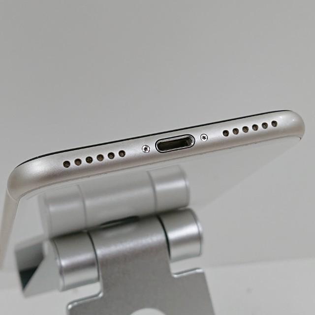 iPhoneSE 第3世代 256GB ドコモ スターライト 送料無料 即決 本体