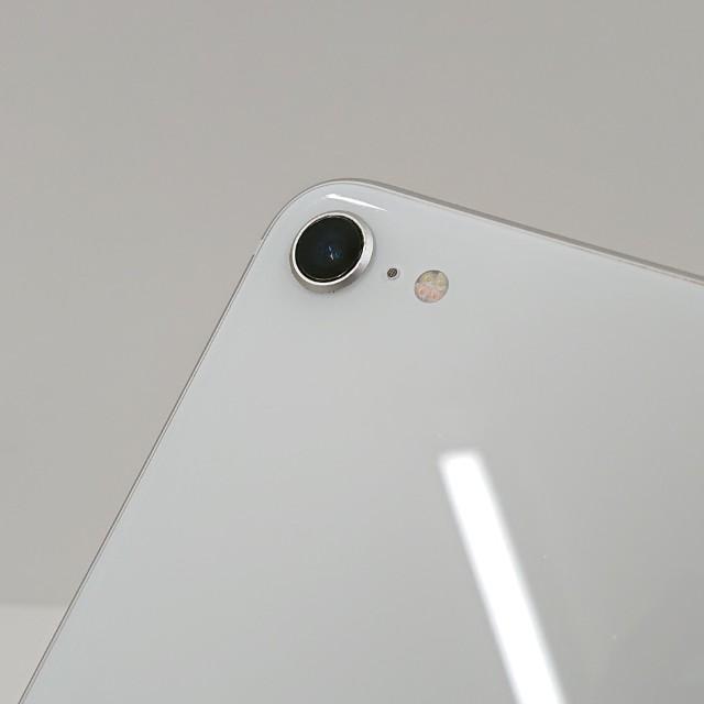 iPhoneSE 第2世代 64GB ドコモ ホワイト 送料無料 即決 本体 c16601