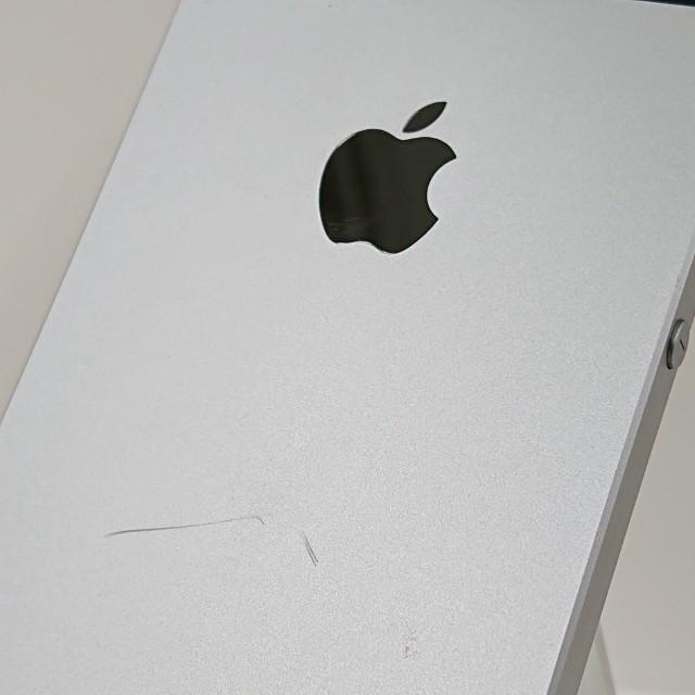 iPhoneSE 128GB SIMフリー スペースグレイ 送料無料 即決 本体 c16705