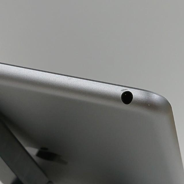 iPad 5 Wi-Fi 32GB Wi-Fiモデル スペースグレイ 送料無料 即決 本体