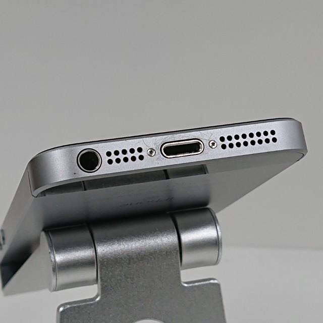 iPhoneSE 16GB ドコモ スペースグレイ 送料無料 即決 本体 c17573