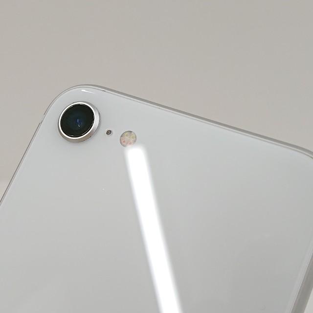iPhoneSE 第2世代 64GB ドコモ ホワイト 送料無料 即決 本体 c18445