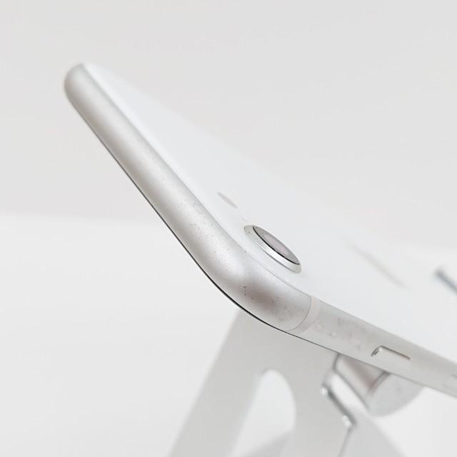 iPhoneSE 第2世代 64GB ドコモ ホワイト 送料無料 即決 本体 c18653