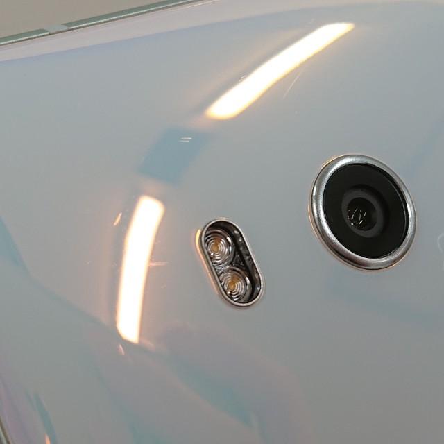 HTC U11 601HT SoftBank アイス ホワイト 送料無料 即決 本体 c19119