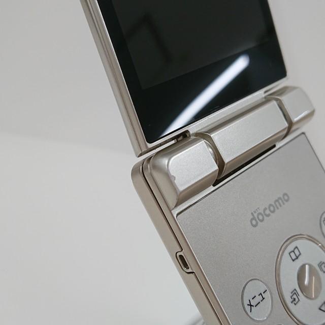 AQUOS ケータイ SH-02L ドコモ ゴールド 送料無料 即決 本体 c19550