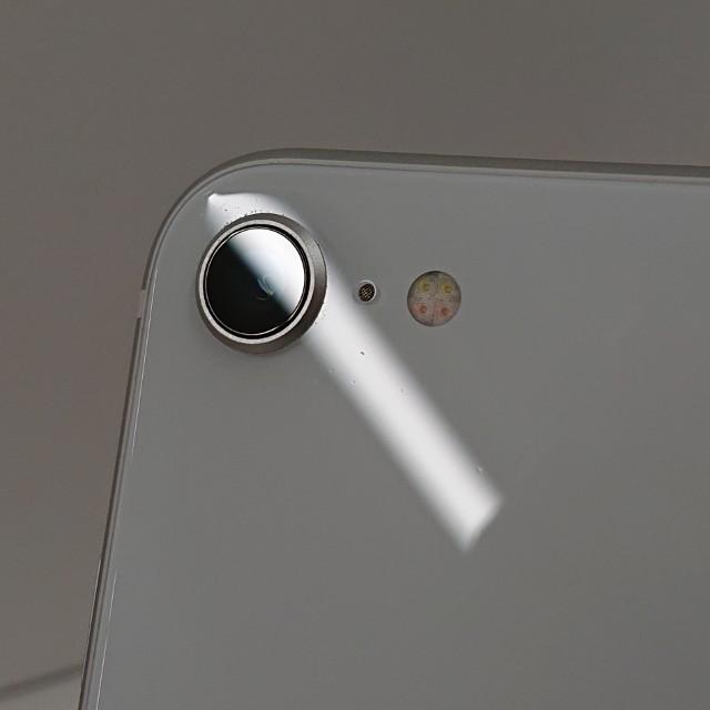 iPhoneSE 第2世代 64GB ドコモ ホワイト 送料無料 即決 本体 c20086