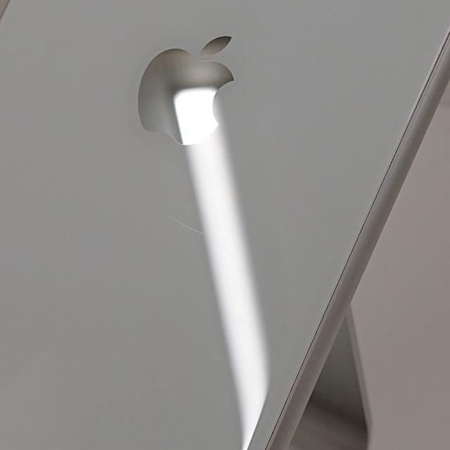 iPhoneSE 第2世代 64GB ドコモ ホワイト 送料無料 即決 本体 c20313