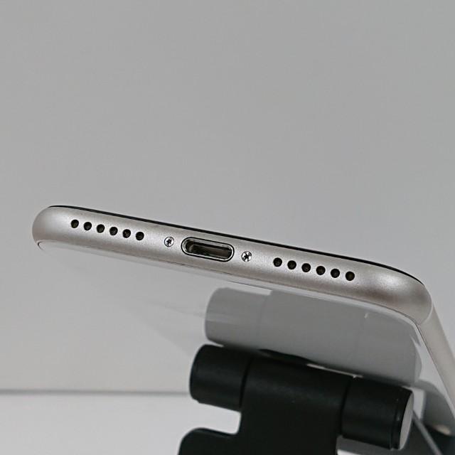 iPhoneSE 第3世代 64GB ドコモ スターライト 送料無料 即決 本体