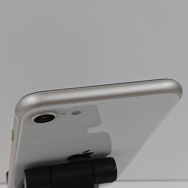 iPhoneSE 第3世代 64GB ドコモ スターライト 送料無料 即決 本体