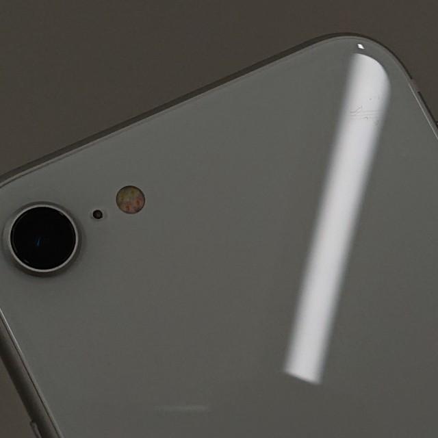 iPhoneSE 第2世代 64GB ドコモ ホワイト 送料無料 即決 本体 c21583