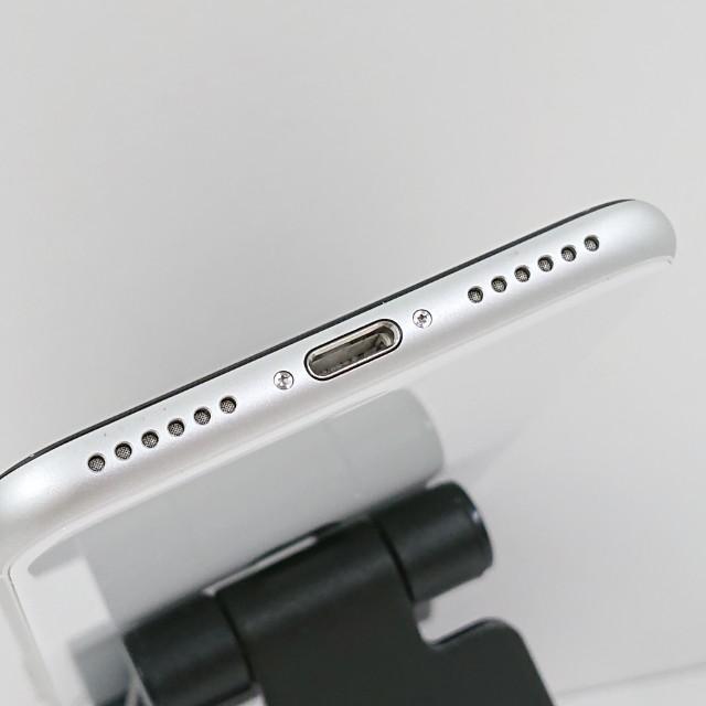 iPhoneSE 第2世代 64GB ドコモ ホワイト 送料無料 即決 本体 c21584