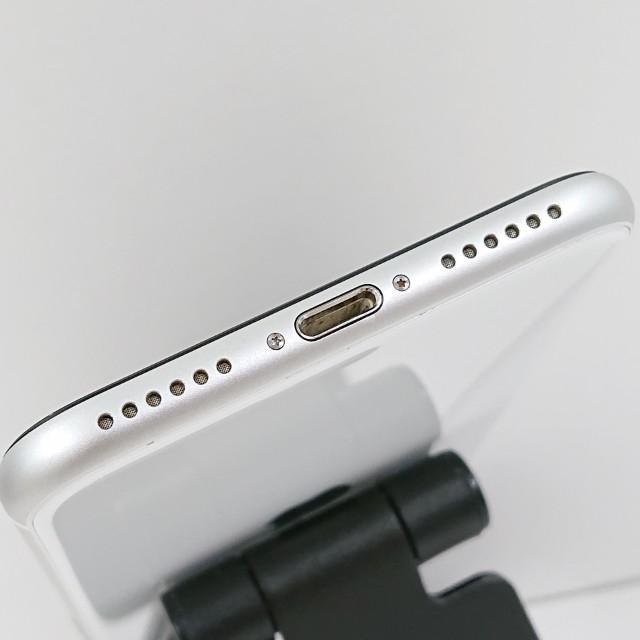 iPhoneSE 第2世代 64GB ドコモ ホワイト 送料無料 即決 本体 c21585