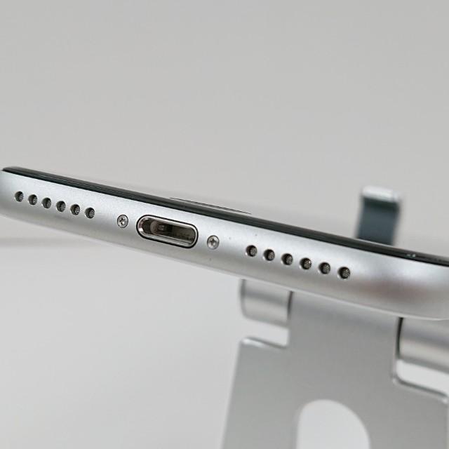iPhoneSE 第2世代 64GB ドコモ ホワイト 送料無料 即決 本体 c21587