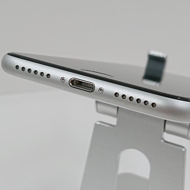 iPhoneSE 第2世代 64GB ドコモ ホワイト 送料無料 即決 本体 c21588