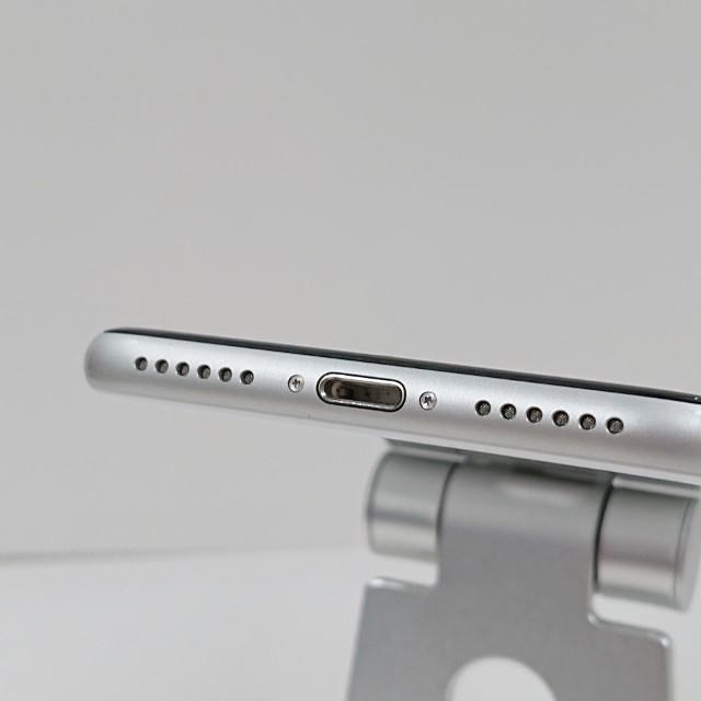 iPhoneSE 第2世代 64GB ドコモ ホワイト 送料無料 即決 本体 c21589