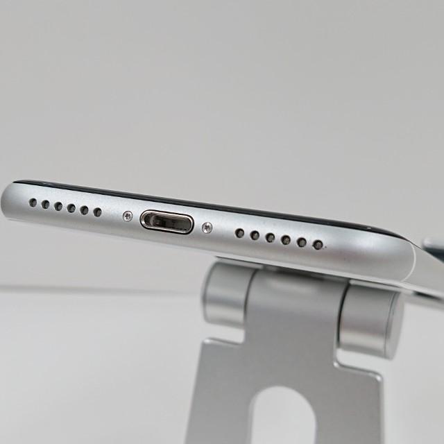 iPhoneSE 第2世代 64GB ドコモ ホワイト 送料無料 即決 本体 c21590