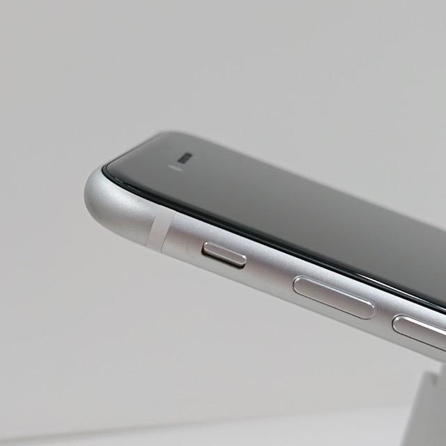 iPhoneSE 第2世代 64GB ドコモ ホワイト 送料無料 即決 本体 c21590