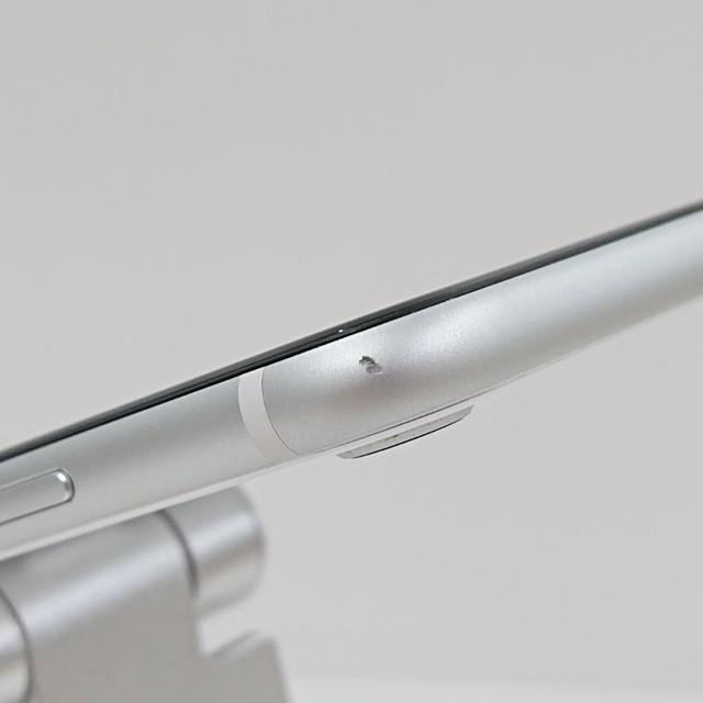 iPhoneSE 第2世代 64GB ドコモ ホワイト 送料無料 即決 本体 c21592