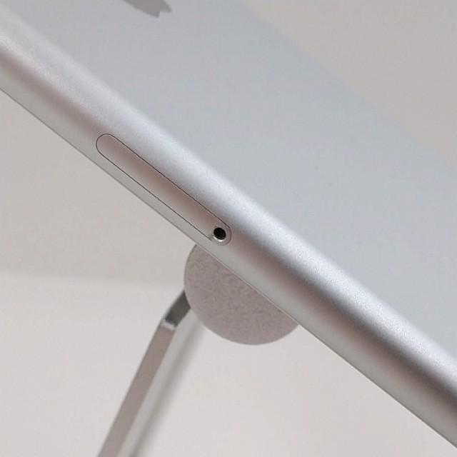 iPhone7 32GB ドコモ シルバー 送料無料 即決 本体 c22433 : アーク
