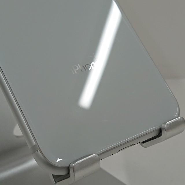 iPhone8 64GB ドコモ シルバー 送料無料 即決 本体 c23204 : アーク