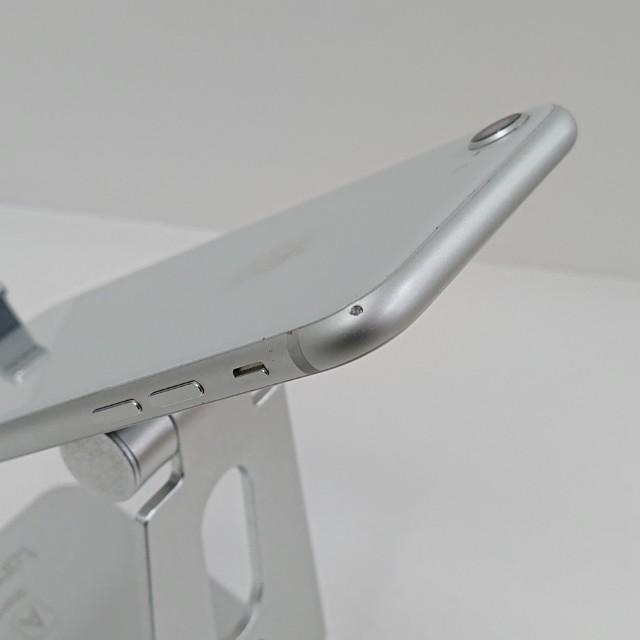 iPhone8 64GB ドコモ シルバー 送料無料 即決 本体 c23204 : アーク