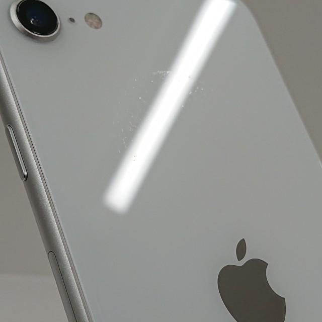 iPhoneSE 第2世代 64GB ドコモ ホワイト 送料無料 即決 本体 c23274