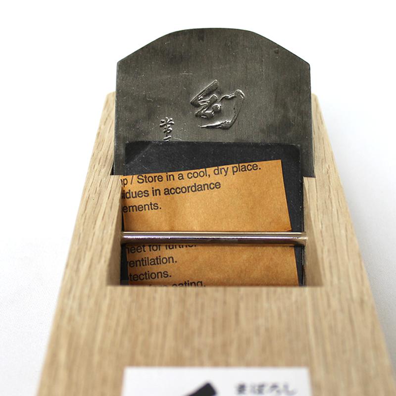 伝統大鉋 『幻』 青紙1号鋼 裏出不要 70mm（白樫・9寸5分） 磨きパウダー付き 常三郎 TP-42 |  | 03