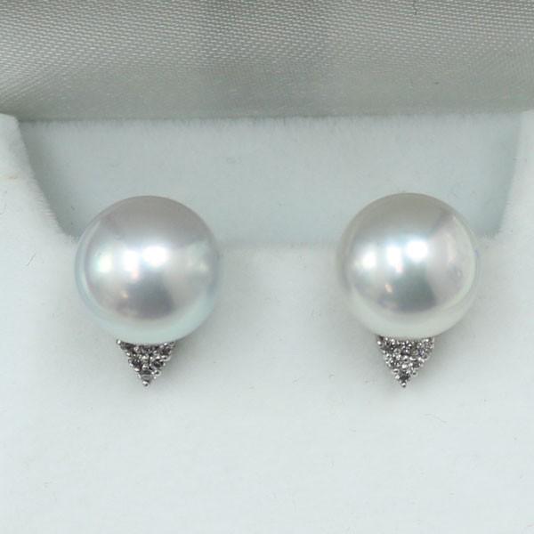 南洋白蝶真珠パールピアス11mmホワイトカラーK18WG製/D0.06ct