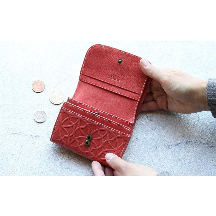 Dakota（ダコタ） 二つ折り財布 かぶせ リリーヴォ 七宝紋 花柄