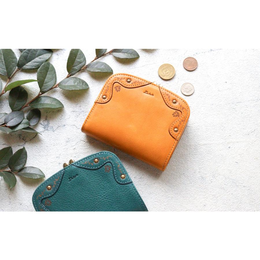 Dakota（ダコタ） 二つ折り財布 外付けがま口小銭入れ 花模様