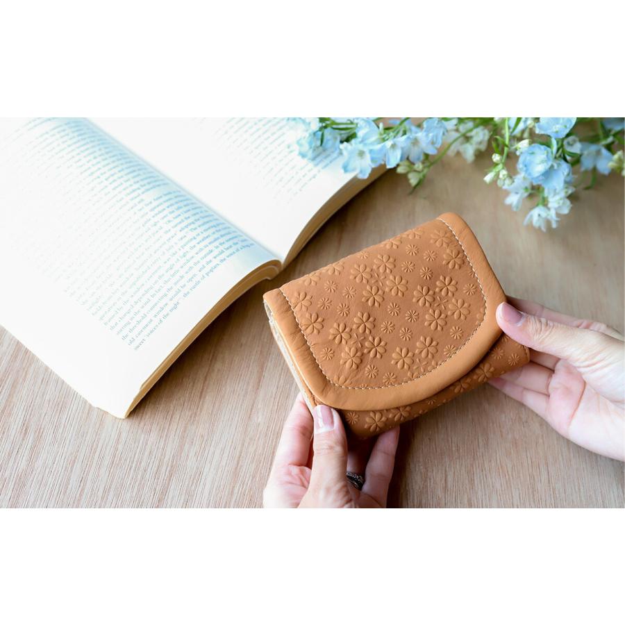 box21 二つ折り財布 花柄 ボックス21 カローラ2 牛革 型押し box21 二つ折り財布 花柄 ボックス21 カローラ2 牛革 型押し