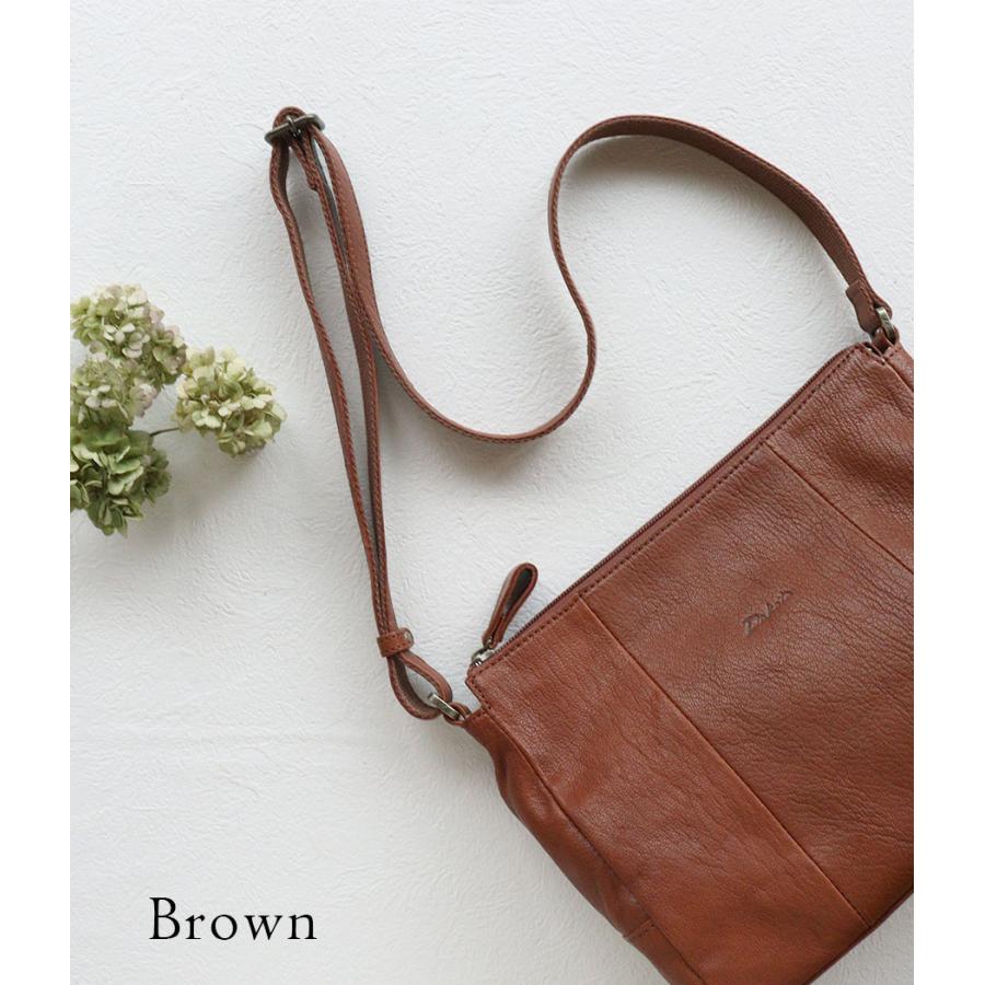 Dakota（ダコタ） スクエアショルダーバッグ ヤギ革 軽量 軽い