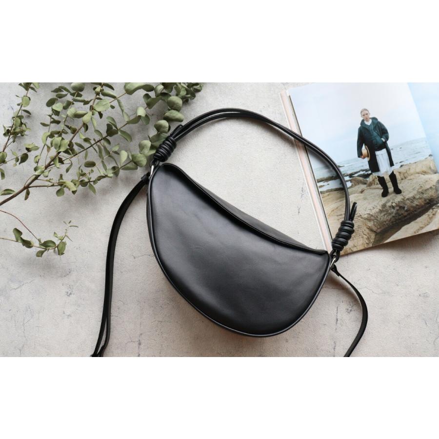 ESTINE（エスティーヌ） ショルダーバッグ 2WAY 三日月型 イタリア製