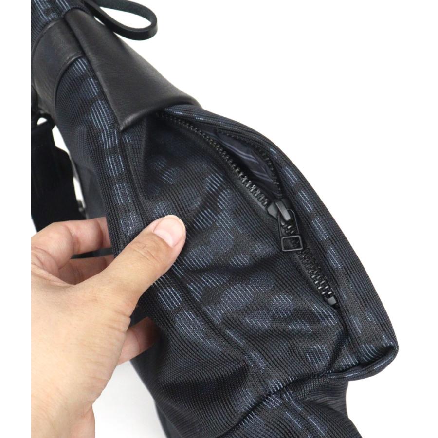 2WAYショルダーバッグ A4 ESTINE(エスティーヌ)ヘイズ 軽量 光沢 ドット ナイロン×牛革 ユニセックス ヘルメットバッグ 日本製 1075102の画像