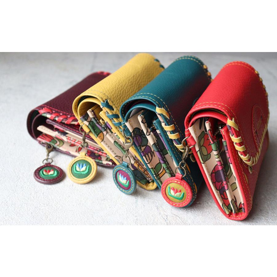 Jocomomola（ホコモモラ） 二つ折り財布 かぶせデザイン 革かがり