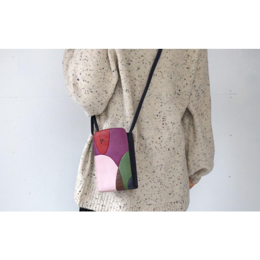 Sybilla（シビラ） ミニショルダーバッグ スマホポーチ パッチワーク 