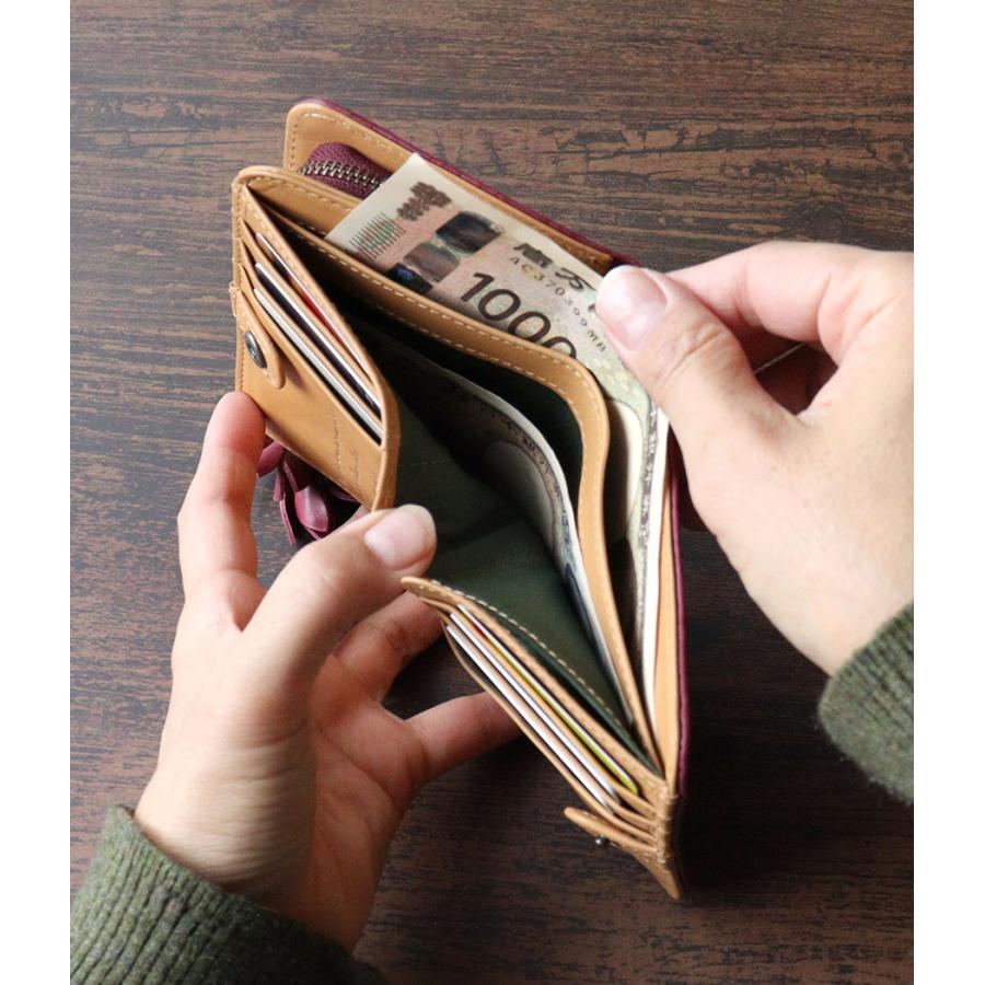 Sybilla（シビラ） 二つ折り財布 幾何学 花 レザーチャーム フリンジ