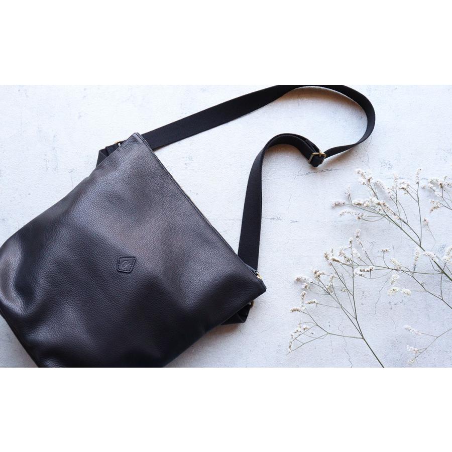 CLEDRAN（クレドラン） 縦型ショルダーバッグ GALE ガレ CROSS LEATHER