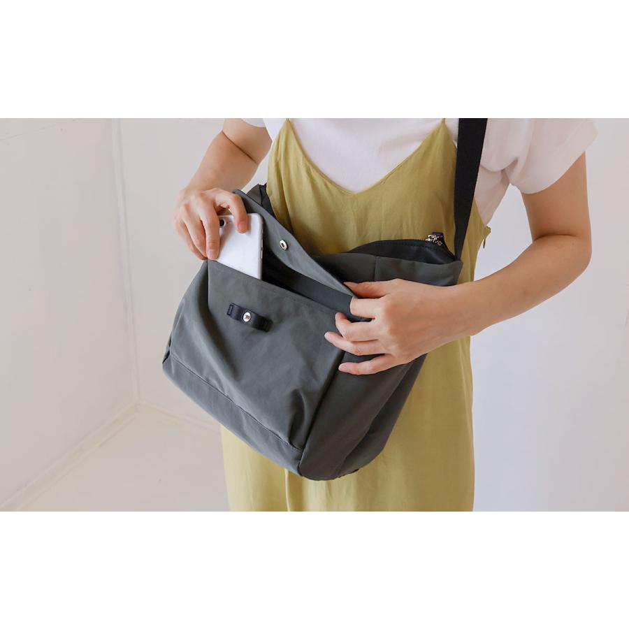 フラップデザイン ショルダーバッグ A4 ナイロン×牛革 異素材 CLEDRAN クレドラン LIMO LEATHER FLAP TOTE CL3878 日本製の画像