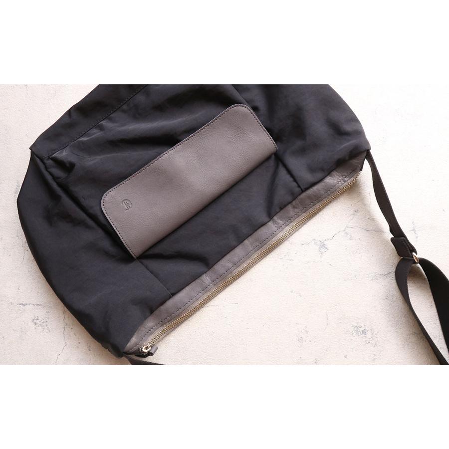 フラップデザイン ショルダーバッグ A4 ナイロン×牛革 異素材 CLEDRAN クレドラン LIMO LEATHER FLAP TOTE CL3878 日本製の画像