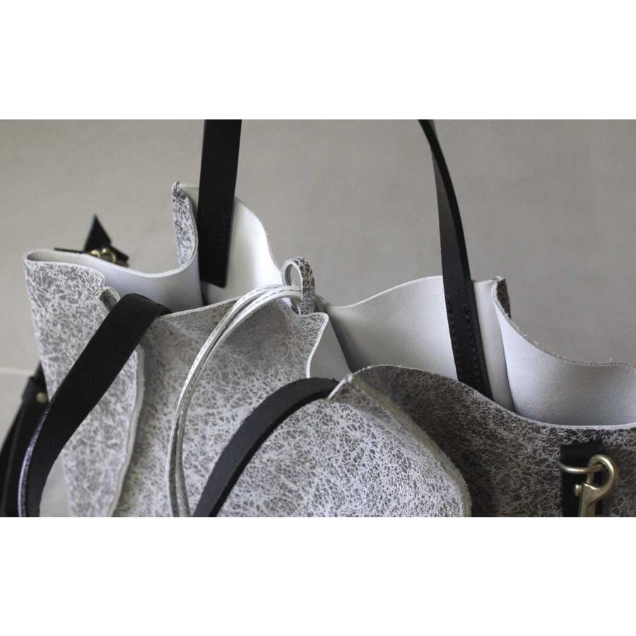 ikot（イコット） クラッキングレザー 六角形2WAYトートバッグ