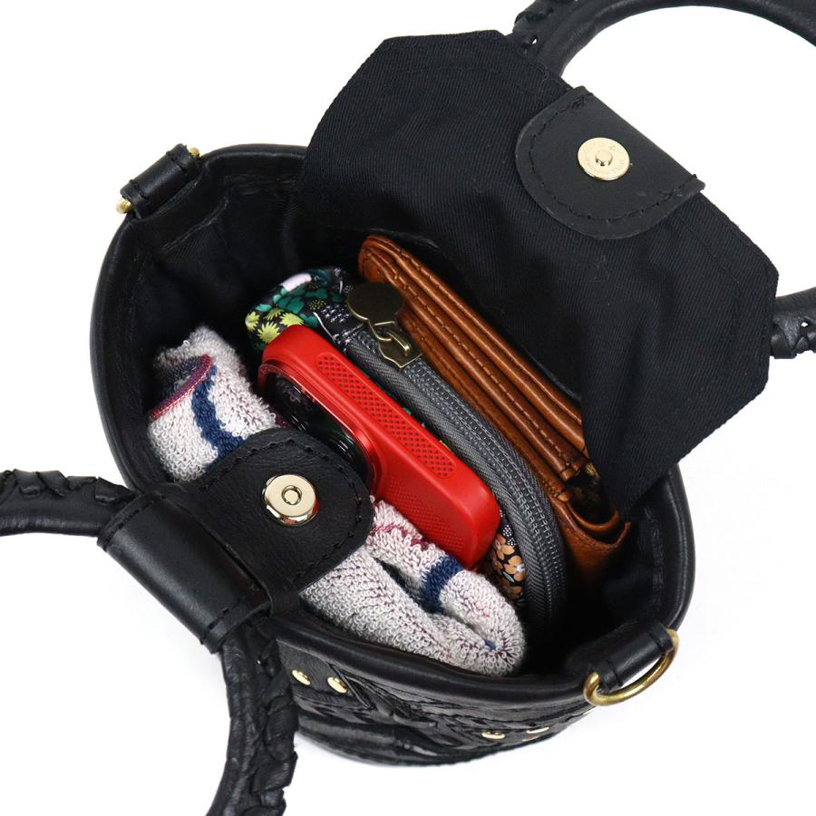 robita ロビタ ショルダーバッグ　未使用品 robita（ロビタ） 生産終了品 ショルダーバッグ サークルスタッズ